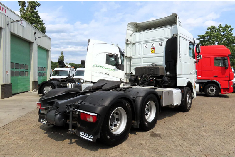 DAF XF 530 6x4 Retarder, Frigo, P-Cool, 2 beds - Cabeza tractora: foto 5 DAF XF 530 6x4 Retarder, Frigo, P-Cool, 2 beds - Cabeza tractora: foto 5