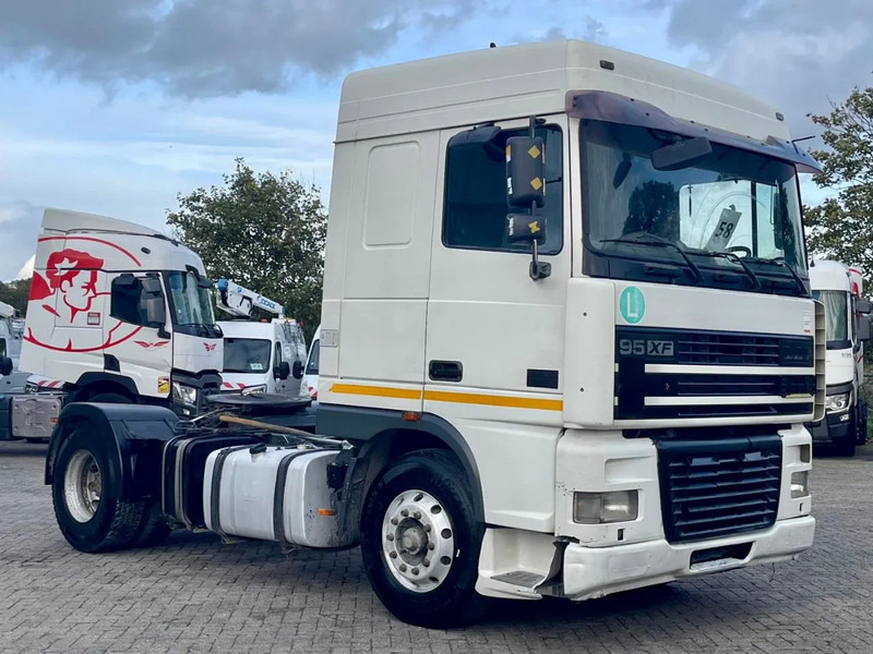 DAF XF 95.430 E4 TYPE, PTO + HYDRAULIC, FRIGO - Cabeza tractora: foto 4 DAF XF 95.430 E4 TYPE, PTO + HYDRAULIC, FRIGO - Cabeza tractora: foto 4