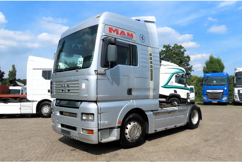 MAN TGA 18.460 Manual diesel pomp! ROYAL TRUCK! - Cabeza tractora: foto 2 MAN TGA 18.460 Manual diesel pomp! ROYAL TRUCK! - Cabeza tractora: foto 2