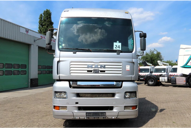 MAN TGA 18.460 Manual diesel pomp! ROYAL TRUCK! - Cabeza tractora: foto 3 MAN TGA 18.460 Manual diesel pomp! ROYAL TRUCK! - Cabeza tractora: foto 3