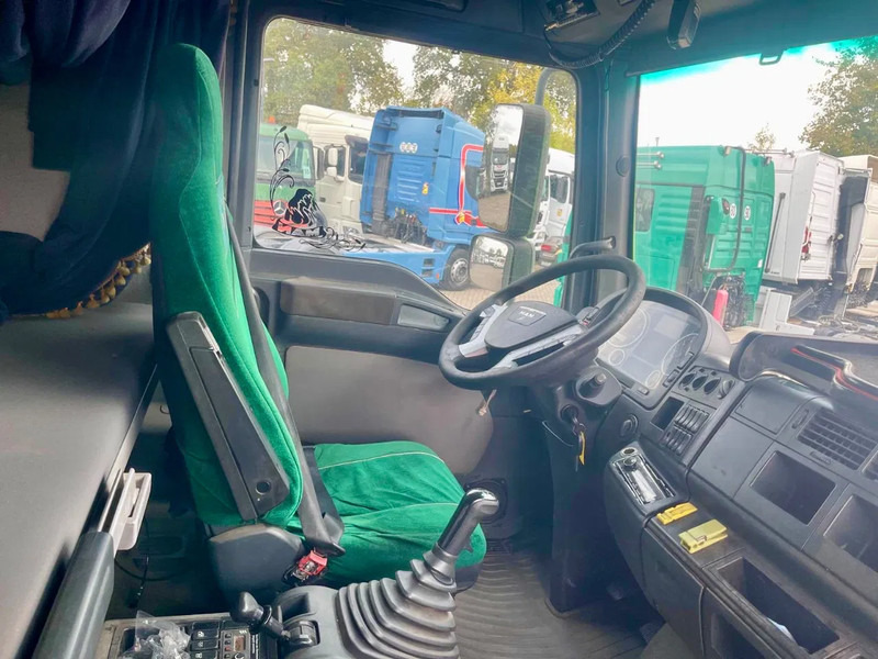 Cabeza tractora MAN TGA 26.480 Manual 6x2, PTO/ Hydrauliek: foto 14 Cabeza tractora MAN TGA 26.480 Manual 6x2, PTO/ Hydrauliek: foto 14