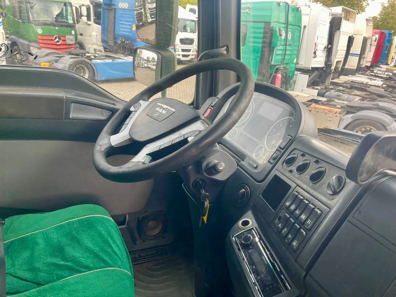 Cabeza tractora MAN TGA 26.480 Manual 6x2, PTO/ Hydrauliek: foto 12 Cabeza tractora MAN TGA 26.480 Manual 6x2, PTO/ Hydrauliek: foto 12