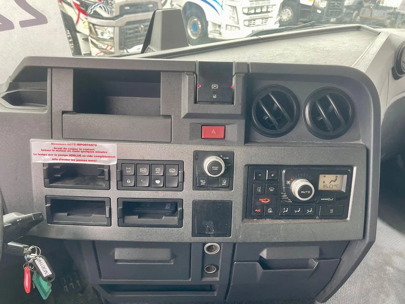 Cabeza tractora Renault T460 RETARDER, PARKING AIRCO, FRIGO, 2X FUEL TANK: foto 15 Cabeza tractora Renault T460 RETARDER, PARKING AIRCO, FRIGO, 2X FUEL TANK: foto 15