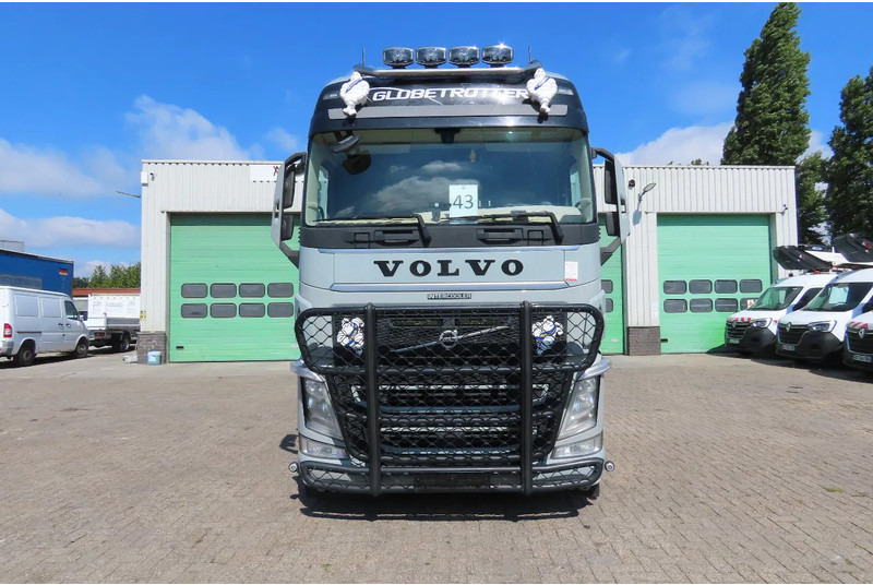 Volvo FH 540 YV2RT60C7JB843586 , EURO6, 2 tanks, 2 beds, 6x2 - Cabeza tractora: foto 2 Volvo FH 540 YV2RT60C7JB843586 , EURO6, 2 tanks, 2 beds, 6x2 - Cabeza tractora: foto 2