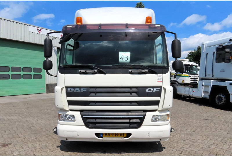 DAF CF 75.310 6x2, DUTCH TRUCK, 4.20 wheelbasis - Camión chasis: foto 2 DAF CF 75.310 6x2, DUTCH TRUCK, 4.20 wheelbasis - Camión chasis: foto 2