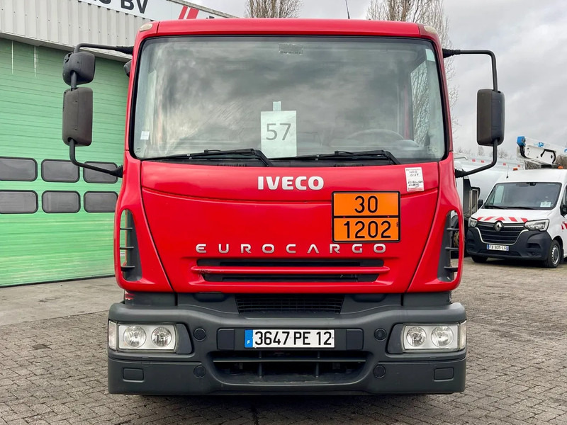 Iveco EuroCargo 150 E24 10312 L, 3 COMP, PTO FRANCE TRUCK! GREAT CONDITION! - Camión cisterna: foto 4 Iveco EuroCargo 150 E24 10312 L, 3 COMP, PTO FRANCE TRUCK! GREAT CONDITION! - Camión cisterna: foto 4