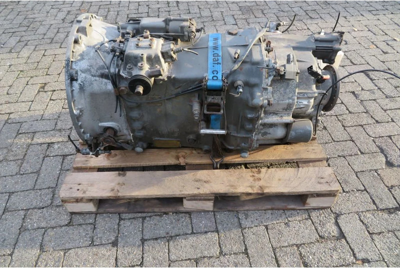 Volvo F 12 - Caja de cambios: foto 1 Volvo F 12 - Caja de cambios: foto 1