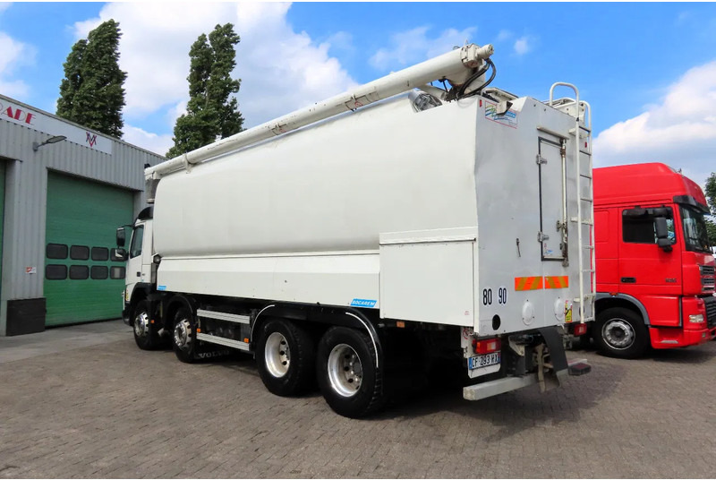 Camión cisterna Volvo FMX 450 8x4 AUGER, radio control, 7 COMP. Full Volvo Service! . EXCELLENT condition: foto 7