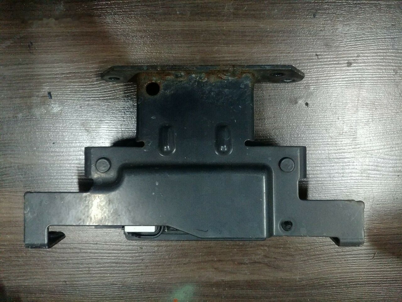 Scania DISTANCE , RADAR Scania truck - Sensor para Camión: foto 3 Scania DISTANCE , RADAR Scania truck - Sensor para Camión: foto 3