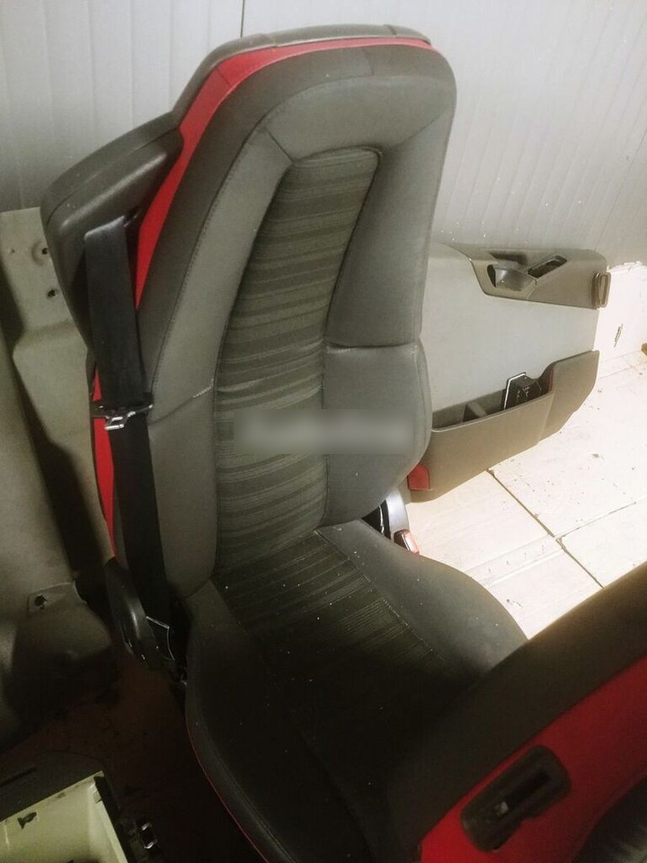 Volvo SET OF 2 PNEUMATIC AIR S, LEFT AND RIGHT, LHD Volvo FH4 - Asiento para Camión: foto 4 Volvo SET OF 2 PNEUMATIC AIR S, LEFT AND RIGHT, LHD Volvo FH4 - Asiento para Camión: foto 4