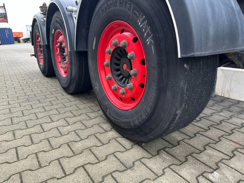 Semirremolque portacontenedore/ Intercambiable Burg 20FT ADR (EX/II, EX/III, FL, AT) Chassis, Empty weight : 3.690kg, SAF INTRADISC, 2x Liftaxle, NL-chassis: foto 17 Semirremolque portacontenedore/ Intercambiable Burg 20FT ADR (EX/II, EX/III, FL, AT) Chassis, Empty weight : 3.690kg, SAF INTRADISC, 2x Liftaxle, NL-chassis: foto 17