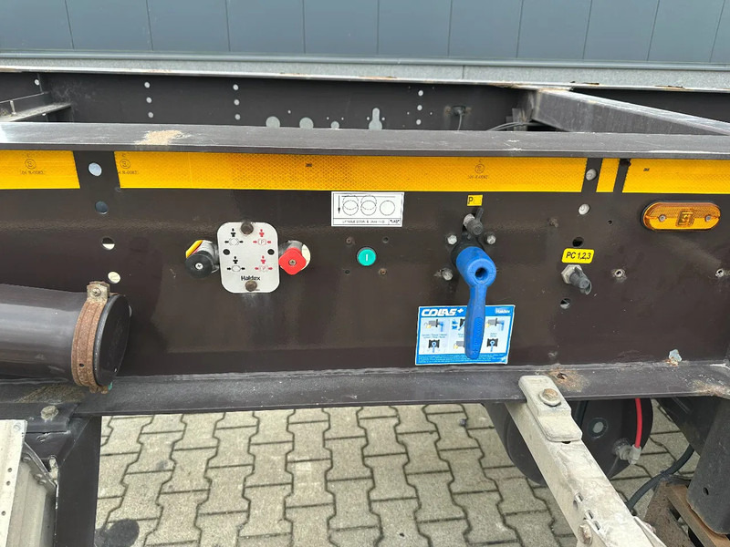 Semirremolque portacontenedore/ Intercambiable Burg 20FT ADR (EX/II, EX/III, FL, AT) Chassis, Empty weight : 3.690kg, SAF INTRADISC, 2x Liftaxle, NL-chassis: foto 10