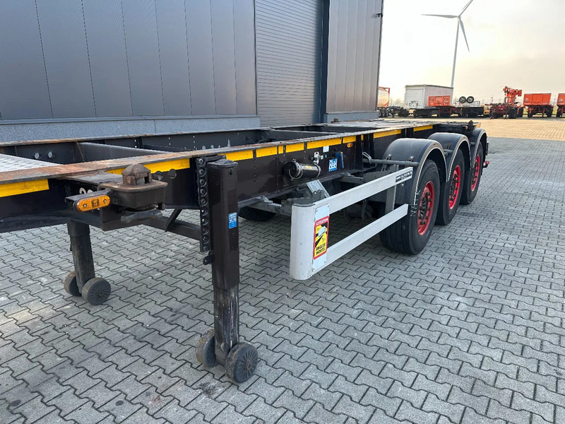 Semirremolque portacontenedore/ Intercambiable Burg 20FT ADR (EX/II, EX/III, FL, AT), Leeggewicht: 3.690kg, SAF INTRADISC, 2x liftaxle, ALCOA, NL-Chassis: foto 9 Semirremolque portacontenedore/ Intercambiable Burg 20FT ADR (EX/II, EX/III, FL, AT), Leeggewicht: 3.690kg, SAF INTRADISC, 2x liftaxle, ALCOA, NL-Chassis: foto 9