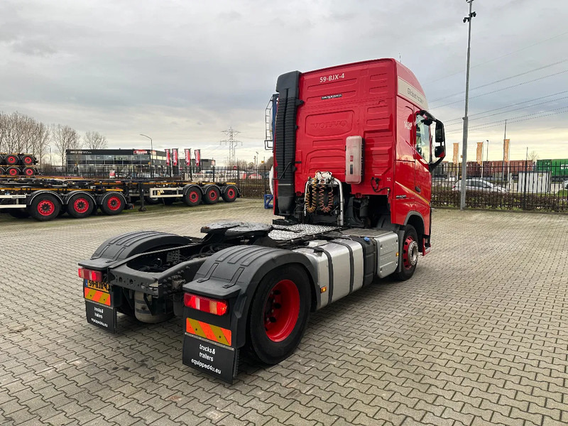 Volvo FH Globetrotter 4x2 ADR (EXII, EXIII, FL, AT) EURO-6 VEB 519.403km NL valid ADR/APK: 6/2026 - Cabeza tractora: foto 4 Volvo FH Globetrotter 4x2 ADR (EXII, EXIII, FL, AT) EURO-6 VEB 519.403km NL valid ADR/APK: 6/2026 - Cabeza tractora: foto 4