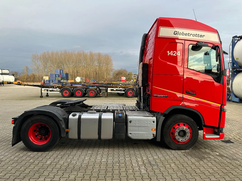 Volvo FH Globetrotter 4x2 ADR (EXII, EXIII, FL, AT) EURO-6 VEB 605.158km NL valid ADR/APK: 4/2026 - Cabeza tractora: foto 3 Volvo FH Globetrotter 4x2 ADR (EXII, EXIII, FL, AT) EURO-6 VEB 605.158km NL valid ADR/APK: 4/2026 - Cabeza tractora: foto 3