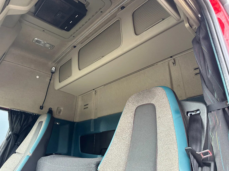 Cabeza tractora Volvo FM 460 Globetrotter, Night-Airco, ADR (FL, AT), EURO-6, ALCOA, VEB, 4x available: foto 14 Cabeza tractora Volvo FM 460 Globetrotter, Night-Airco, ADR (FL, AT), EURO-6, ALCOA, VEB, 4x available: foto 14