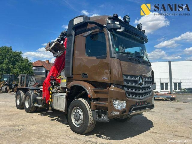 Mercedes-Benz Arocs 3351/6x6/Palfinger Epolsion S260/Langholz - Camión forestal: foto 1 Mercedes-Benz Arocs 3351/6x6/Palfinger Epolsion S260/Langholz - Camión forestal: foto 1