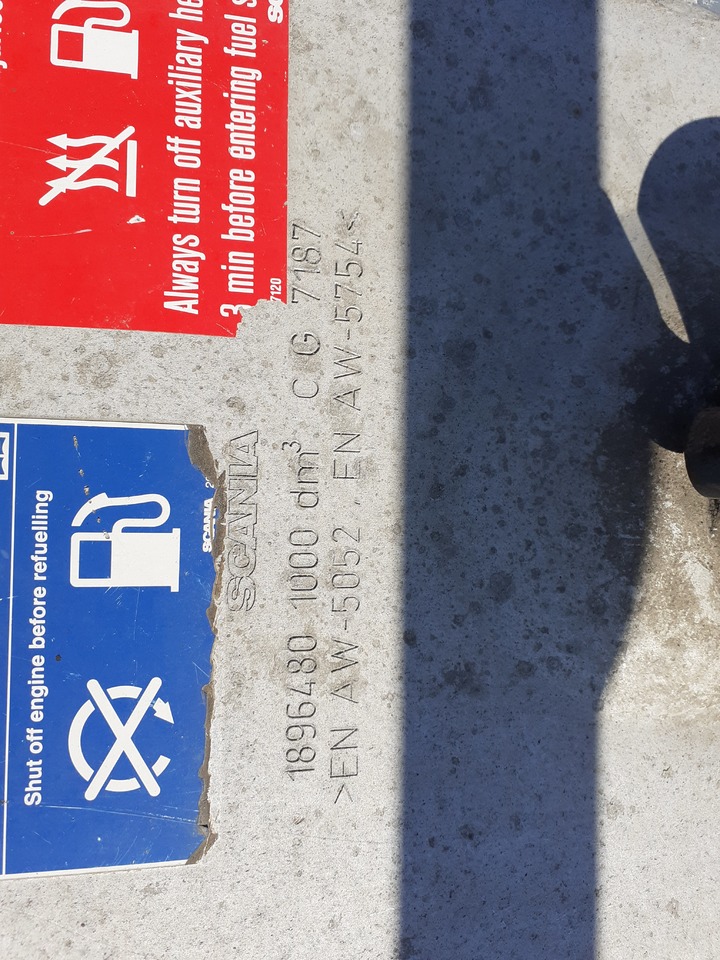 SCANIA R440 - Depósito de combustible para Camión chasis: foto 2 SCANIA R440 - Depósito de combustible para Camión chasis: foto 2