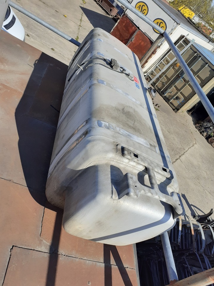 SCANIA R440 - Depósito de combustible para Camión chasis: foto 1 SCANIA R440 - Depósito de combustible para Camión chasis: foto 1