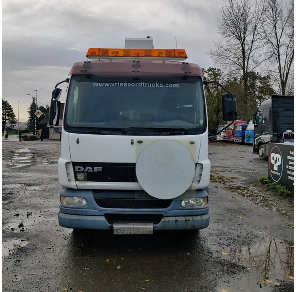 DAF CF - Camión con plataforma elevadora: foto 2 DAF CF - Camión con plataforma elevadora: foto 2