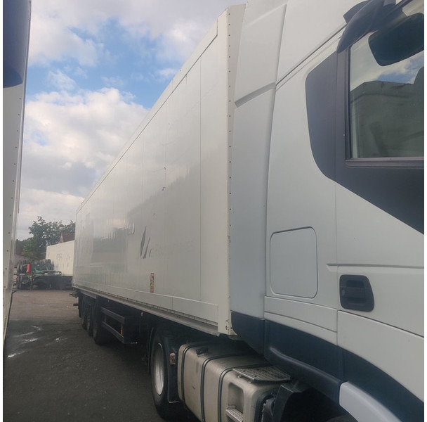 Schmitz Cargobull SKI 24 - Semirremolque caja cerrada: foto 4 Schmitz Cargobull SKI 24 - Semirremolque caja cerrada: foto 4