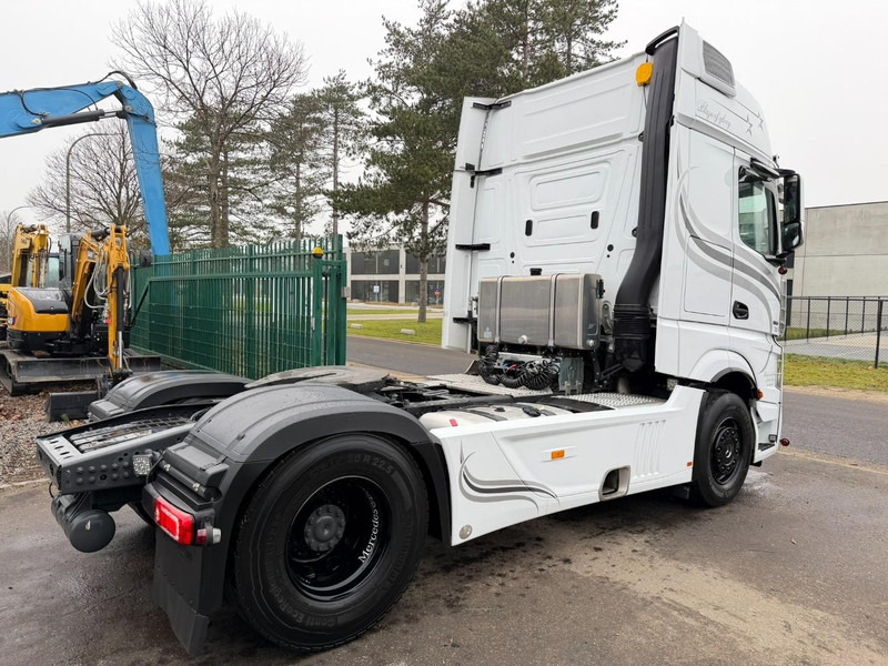 Mercedes-Benz ACTROS 1951L GIGASPACE - DOUBLE PTO - WALKING FLOOR / TIPPER - *146.000km* - LIKE NEW !!! - FULL SPOILERS + SIDESKIRTS - BE TRUCK - Cabeza tractora: foto 4 Mercedes-Benz ACTROS 1951L GIGASPACE - DOUBLE PTO - WALKING FLOOR / TIPPER - *146.000km* - LIKE NEW !!! - FULL SPOILERS + SIDESKIRTS - BE TRUCK - Cabeza tractora: foto 4
