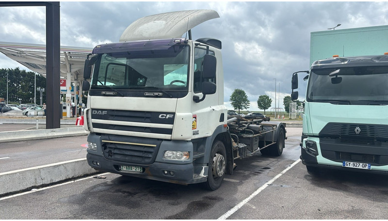 DAF CF 85.410 - 19T HOOKLIFT / ABROLLKIPPER / GANCHO - MANUAL ZF - A/C - GOOD CONDITION - Camión multibasculante: foto 3 DAF CF 85.410 - 19T HOOKLIFT / ABROLLKIPPER / GANCHO - MANUAL ZF - A/C - GOOD CONDITION - Camión multibasculante: foto 3