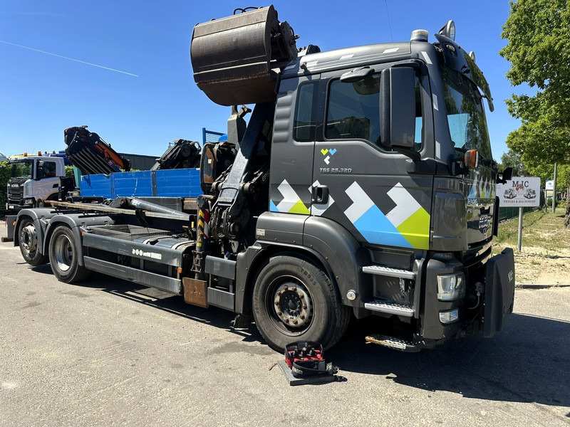 MAN TGS 26.320 6X2-4 BL EEV + CRANE EPSILON Q170Z95TR + GRABBER - LIFT/STEERING AXLE - *266.000km* - NL TRUCK - Camión multibasculante, Camión grúa: foto 2 MAN TGS 26.320 6X2-4 BL EEV + CRANE EPSILON Q170Z95TR + GRABBER - LIFT/STEERING AXLE - *266.000km* - NL TRUCK - Camión multibasculante, Camión grúa: foto 2