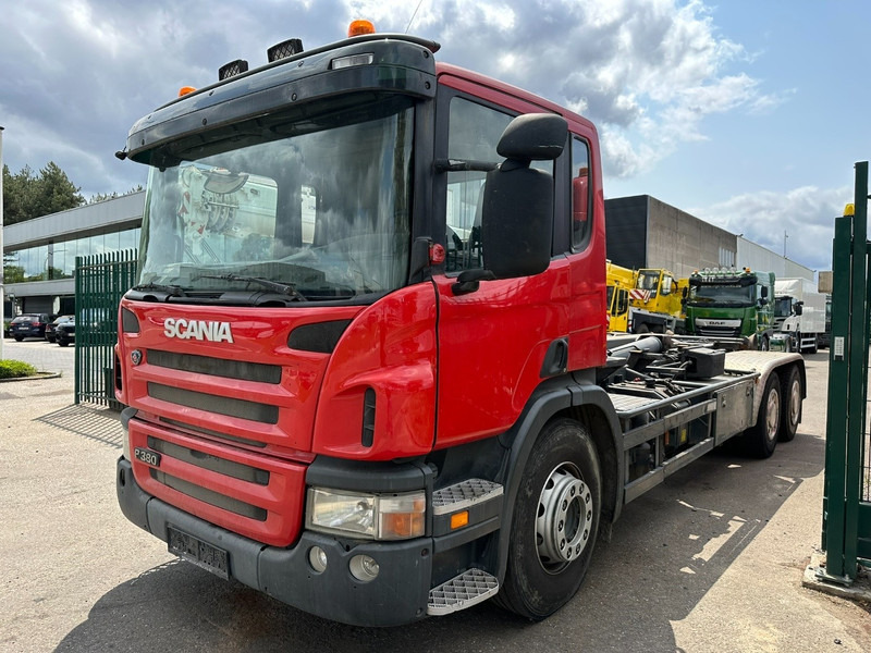 Scania P380 6x4 HOOKLIFT HIAB 25T - 6100mm - A/C - CAMERA - AIR SUSPENSION - Camión multibasculante: foto 3 Scania P380 6x4 HOOKLIFT HIAB 25T - 6100mm - A/C - CAMERA - AIR SUSPENSION - Camión multibasculante: foto 3