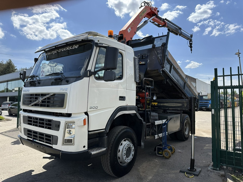 Volvo FM 300 4x4 TIPPER + CRANE PALFINGER PK 12000 - *339.000km* - MANUAL - STEEL SPRING / BIG AXLES - EURO 3 - TÜV 15/10/2025 - Camión volquete, Camión grúa: foto 5 Volvo FM 300 4x4 TIPPER + CRANE PALFINGER PK 12000 - *339.000km* - MANUAL - STEEL SPRING / BIG AXLES - EURO 3 - TÜV 15/10/2025 - Camión volquete, Camión grúa: foto 5