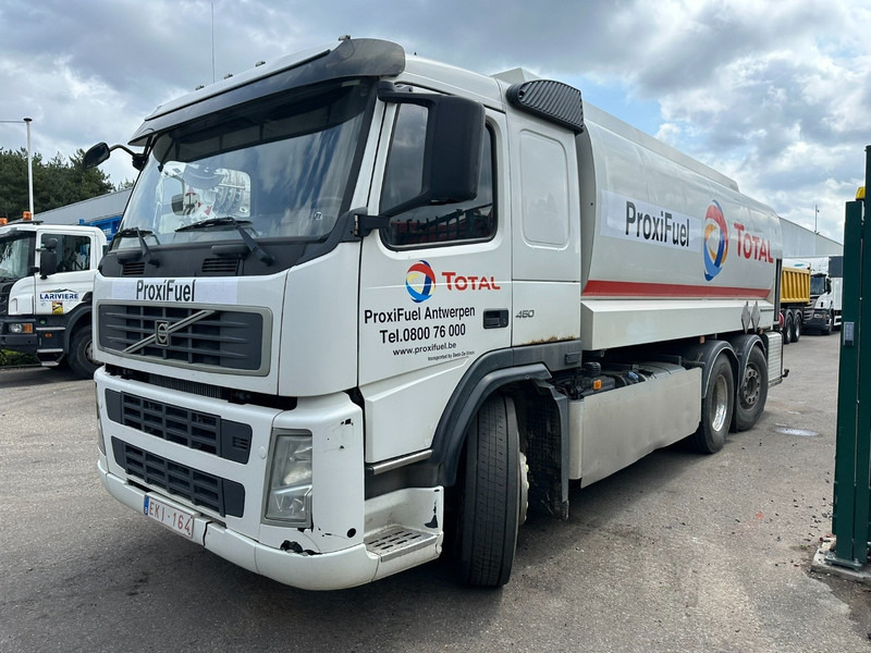 Volvo FM 450 6x2 19.000L - 5 COMP. FUEL TANKER / CITERNE - LIFT + STEERING AXLE - EURO 5 - - Camión cisterna: foto 3 Volvo FM 450 6x2 19.000L - 5 COMP. FUEL TANKER / CITERNE - LIFT + STEERING AXLE - EURO 5 - - Camión cisterna: foto 3