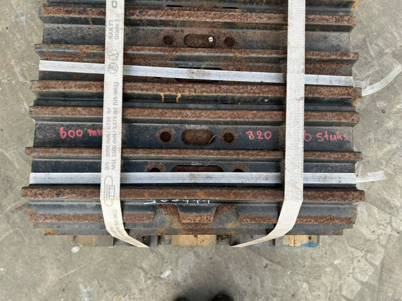 Cat 320D / 323D 3 Grouser 600mm - Bastidor/ Chasis para Maquinaria de construcción: foto 4 Cat 320D / 323D 3 Grouser 600mm - Bastidor/ Chasis para Maquinaria de construcción: foto 4