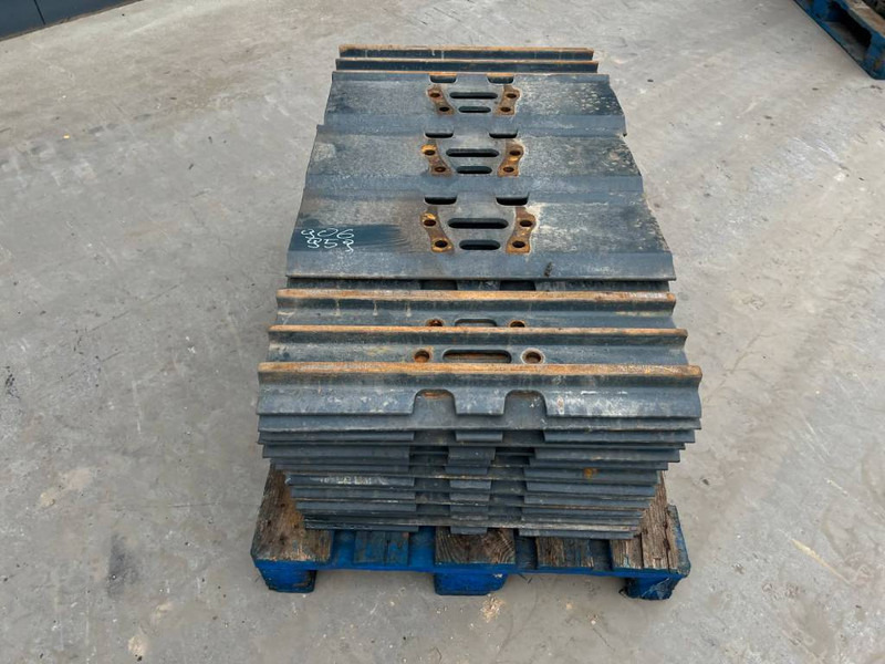 Hyundai R210 / R215 / R220 Shoes 3 Grouser 600mm - Bastidor/ Chasis para Maquinaria de construcción: foto 2 Hyundai R210 / R215 / R220 Shoes 3 Grouser 600mm - Bastidor/ Chasis para Maquinaria de construcción: foto 2