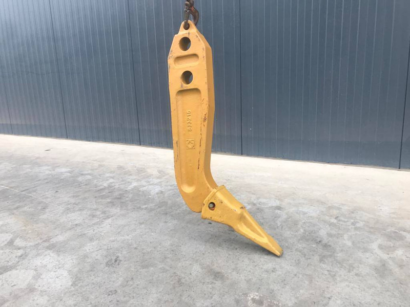 Komatsu D65 Shank - Implemento para Maquinaria de construcción: foto 3 Komatsu D65 Shank - Implemento para Maquinaria de construcción: foto 3
