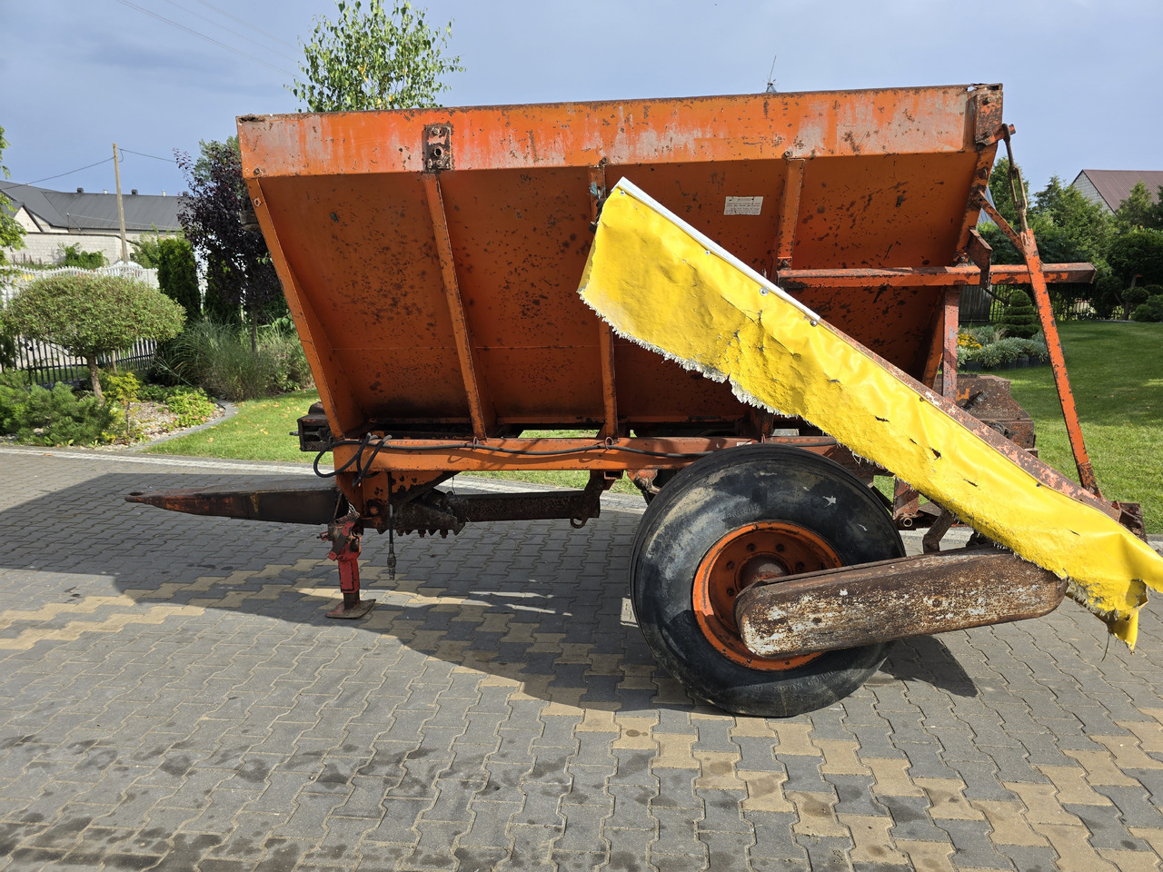 AMOS AGMT 5 ton - Esparcidor de fertilizantes: foto 4 AMOS AGMT 5 ton - Esparcidor de fertilizantes: foto 4