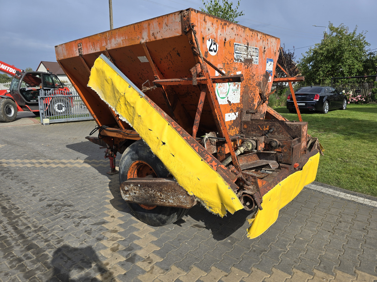 AMOS AGMT 5 ton - Esparcidor de fertilizantes: foto 5 AMOS AGMT 5 ton - Esparcidor de fertilizantes: foto 5