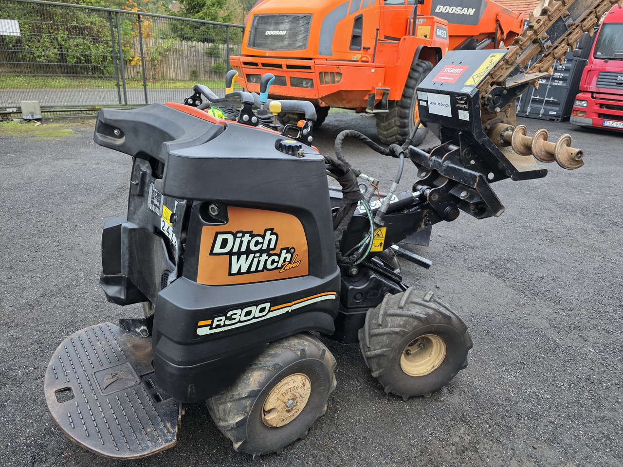 Ditch Witch R300 - Miniexcavadora: foto 4 Ditch Witch R300 - Miniexcavadora: foto 4