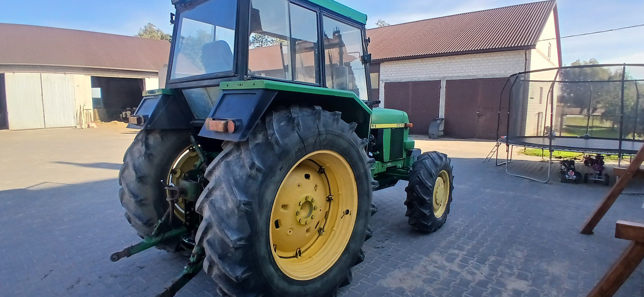 JOHN DEERE 3030E - Tractor: foto 4 JOHN DEERE 3030E - Tractor: foto 4