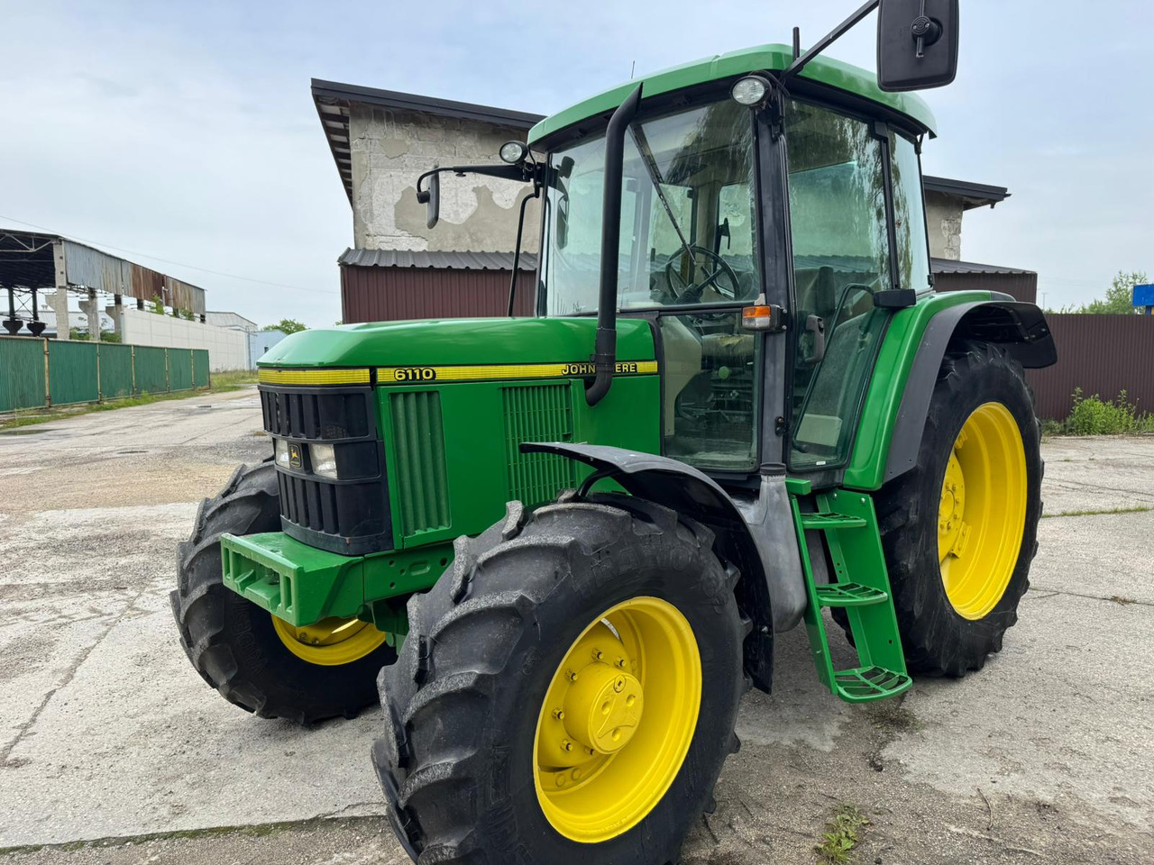 JOHN DEERE 6110 - Tractor: foto 2 JOHN DEERE 6110 - Tractor: foto 2