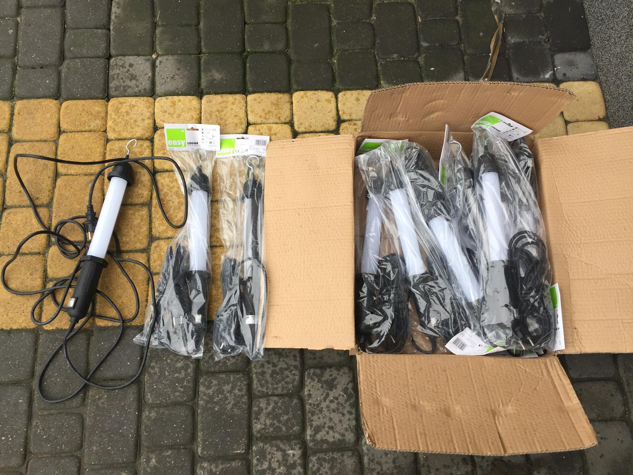 Lampa warsztatowa na 5 metrowym przewodzie zasilającym - Equipo de taller: foto 1 Lampa warsztatowa na 5 metrowym przewodzie zasilającym - Equipo de taller: foto 1