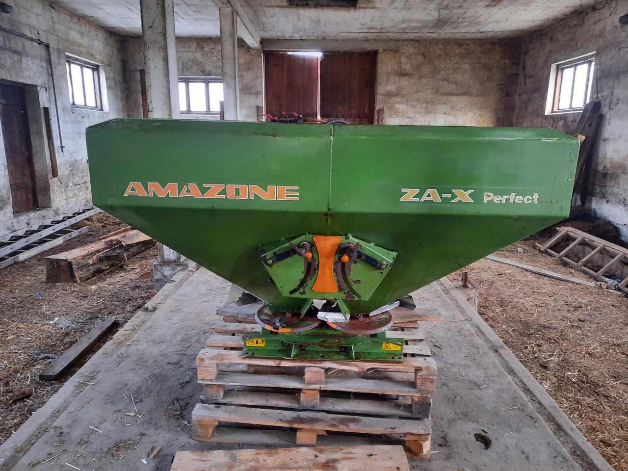Amazone ZA-X Perfect 1200 - Esparcidor de fertilizantes: foto 1 Amazone ZA-X Perfect 1200 - Esparcidor de fertilizantes: foto 1