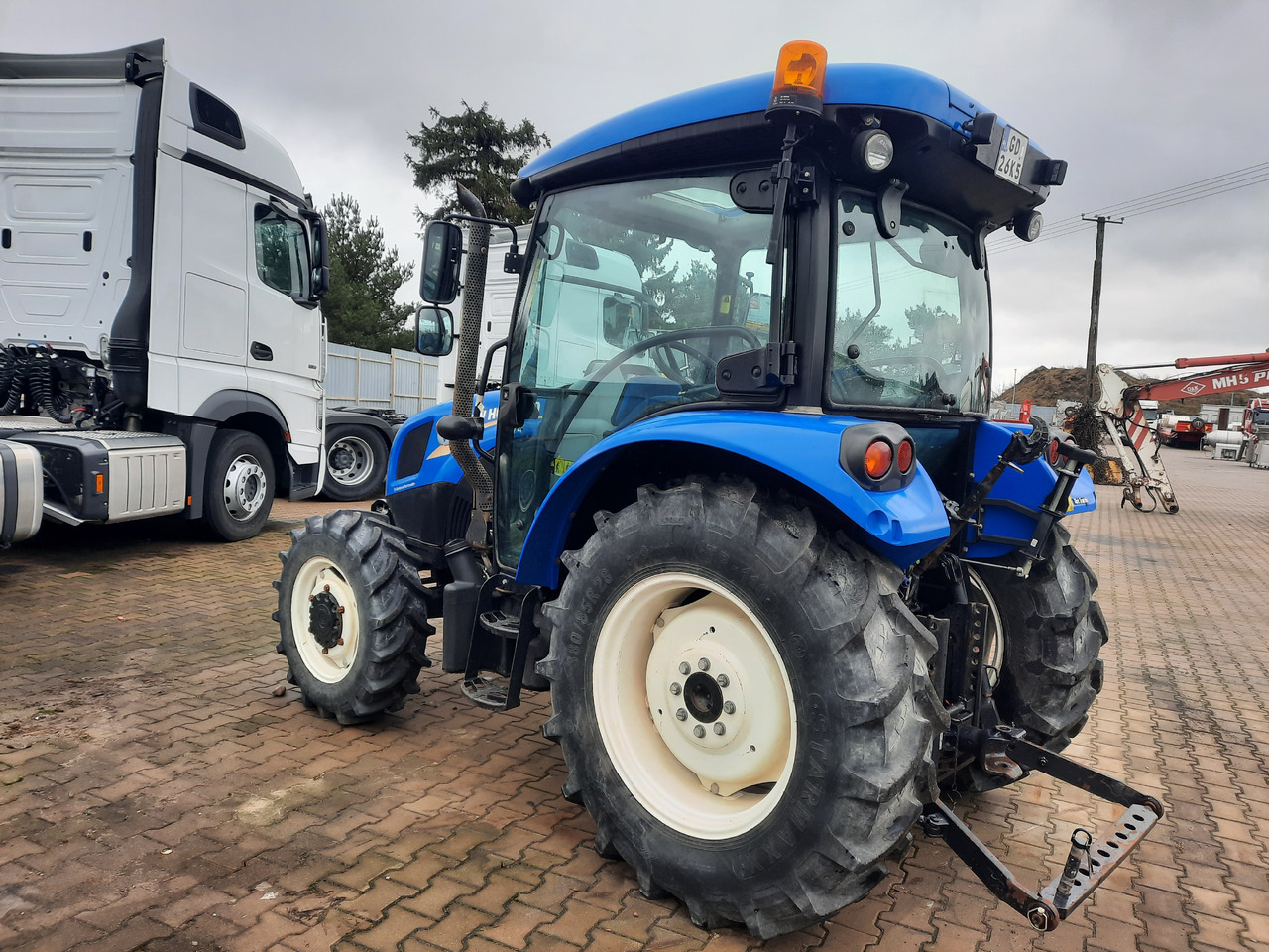 New-holland T4.65 - Tractor: foto 5 New-holland T4.65 - Tractor: foto 5