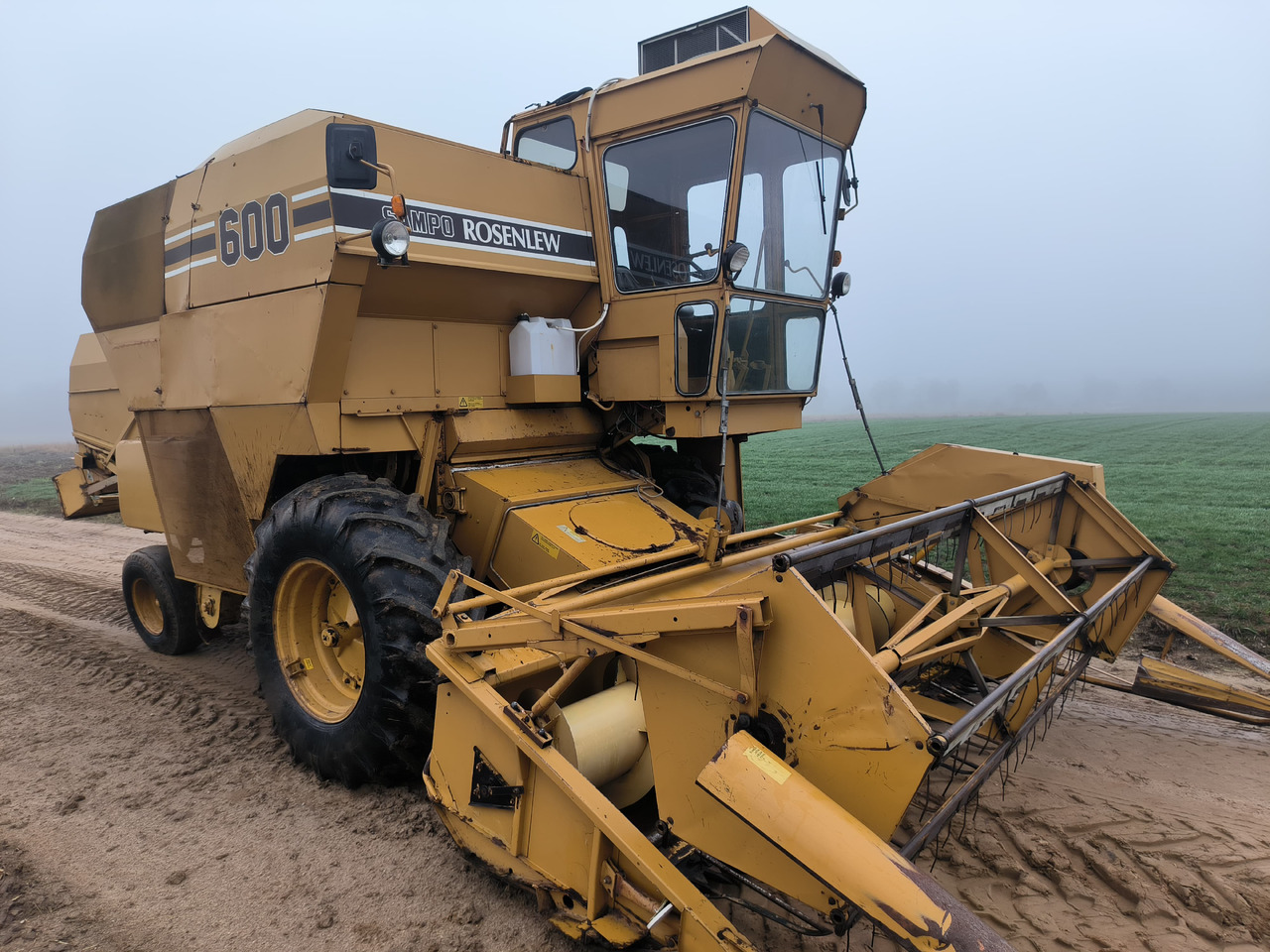 Sampo ROSENLEW 600 - Cosechadora de granos: foto 2 Sampo ROSENLEW 600 - Cosechadora de granos: foto 2