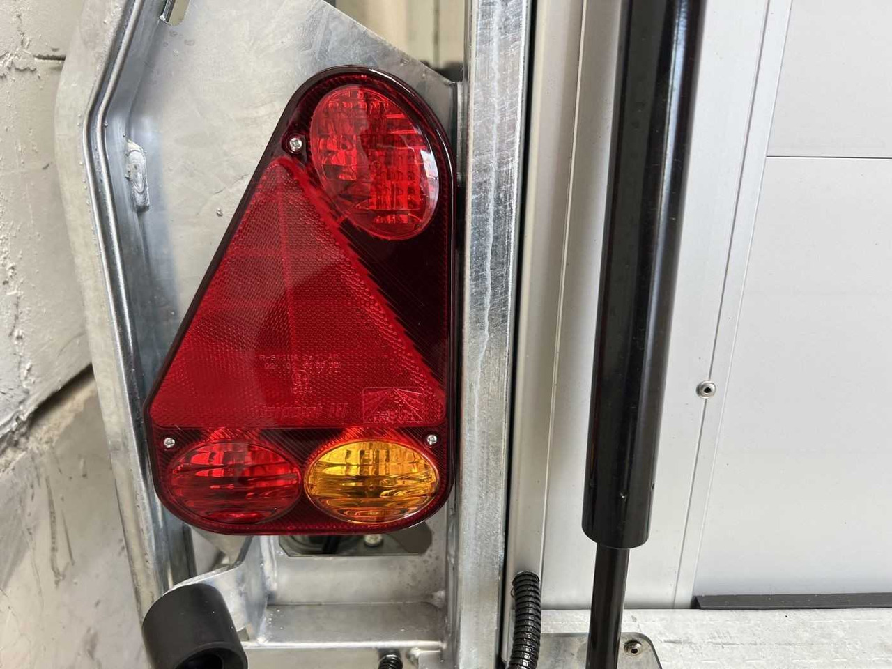 Remolque venta ambulante CHEVAL LIBERTE DEBON C300 Roadster Verk.Kl Tür Kofferanhänger: foto 16