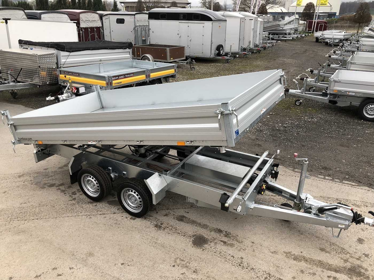 HUMBAUR HTK 3500.37 Dreiseitenkipper - Remolque volquete: foto 2 HUMBAUR HTK 3500.37 Dreiseitenkipper - Remolque volquete: foto 2