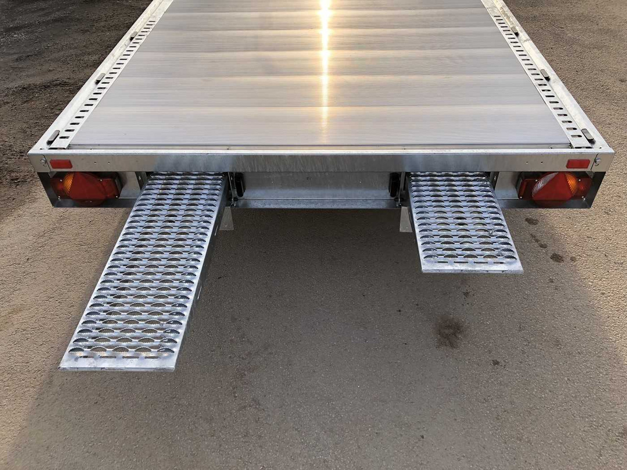 HUMBAUR Universal 3500 Aluboden Universaltransporter - Remolque portavehículos: foto 5 HUMBAUR Universal 3500 Aluboden Universaltransporter - Remolque portavehículos: foto 5