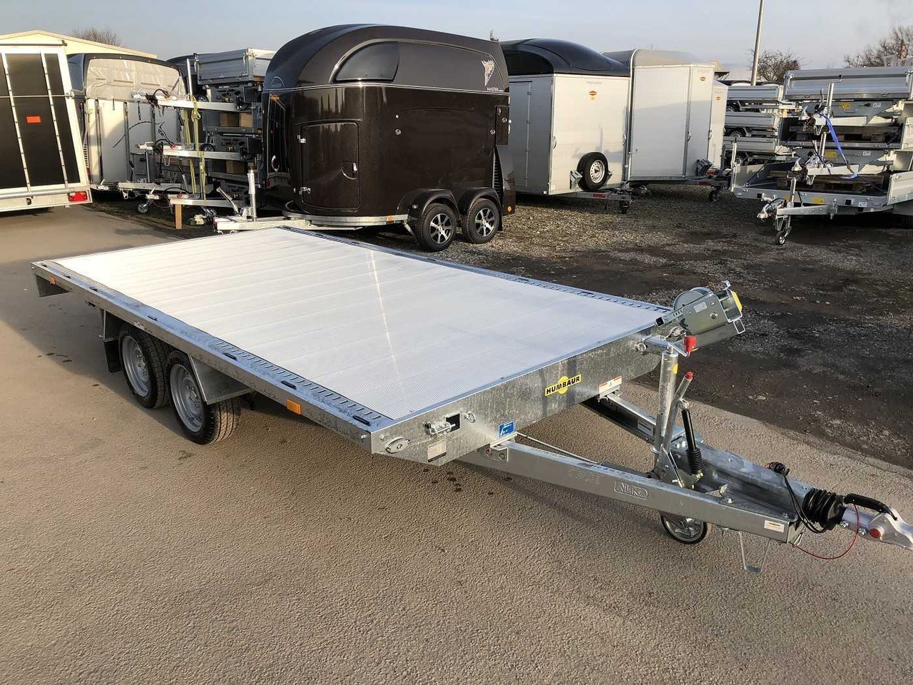 HUMBAUR Universal 3500 Aluboden Universaltransporter - Remolque portavehículos: foto 2 HUMBAUR Universal 3500 Aluboden Universaltransporter - Remolque portavehículos: foto 2