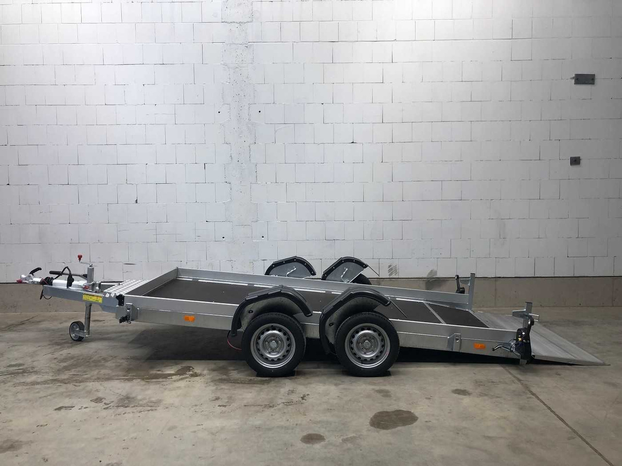 VEZEKO Husky FB 35.35 E-Pumpe Maschinentransporter - Remolque porta maquinaria: foto 5 VEZEKO Husky FB 35.35 E-Pumpe Maschinentransporter - Remolque porta maquinaria: foto 5