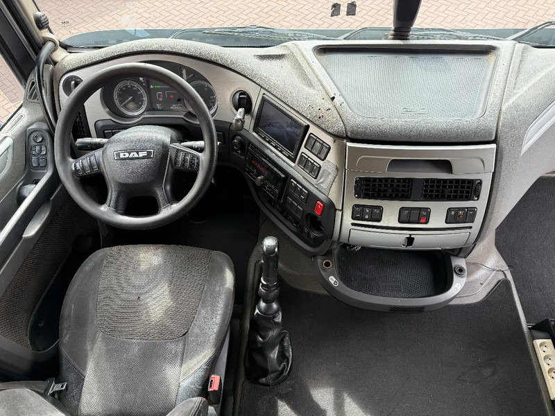 DAF XF 460 XF460 6X2 TWINSTEER- SSC -MANUAL GEARBOX ZF16- TOP CONDITION - Cabeza tractora: foto 5 DAF XF 460 XF460 6X2 TWINSTEER- SSC -MANUAL GEARBOX ZF16- TOP CONDITION - Cabeza tractora: foto 5