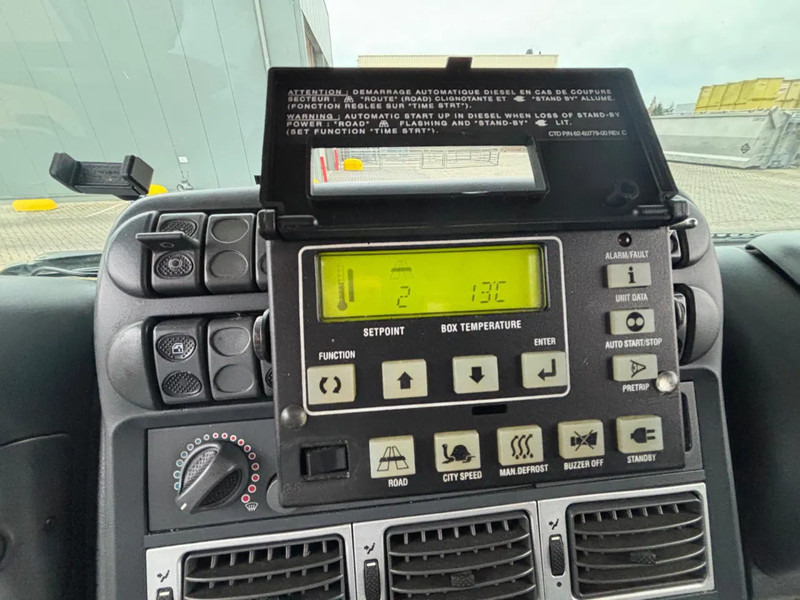 Iveco ML 100 ML140E21 / Manual / Carrier / Euro3 / Holland Truck - Camión frigorífico: foto 4 Iveco ML 100 ML140E21 / Manual / Carrier / Euro3 / Holland Truck - Camión frigorífico: foto 4